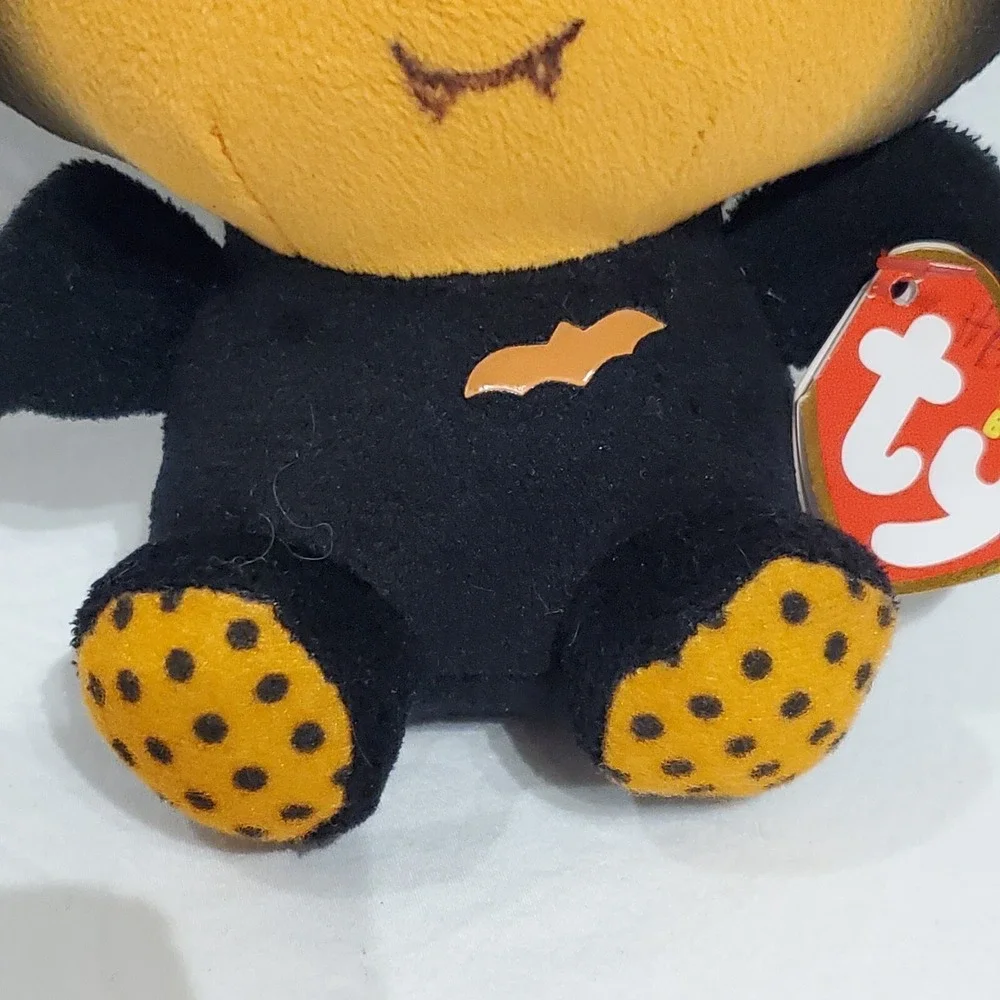 Halloween Hello Kitty Ty Plush Bat Clean. Writing On Hang Tag